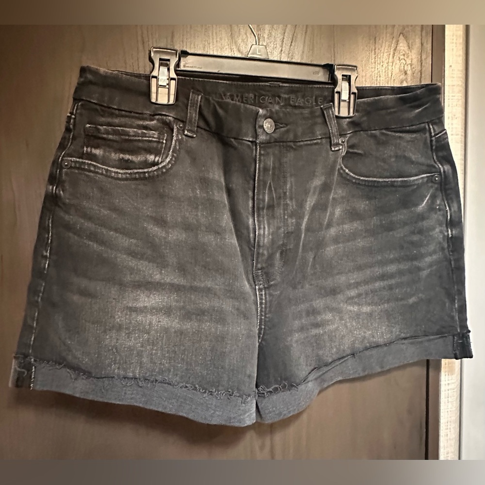 American Eagle Outfitters Women's Black-wash Jean Shorts size 14